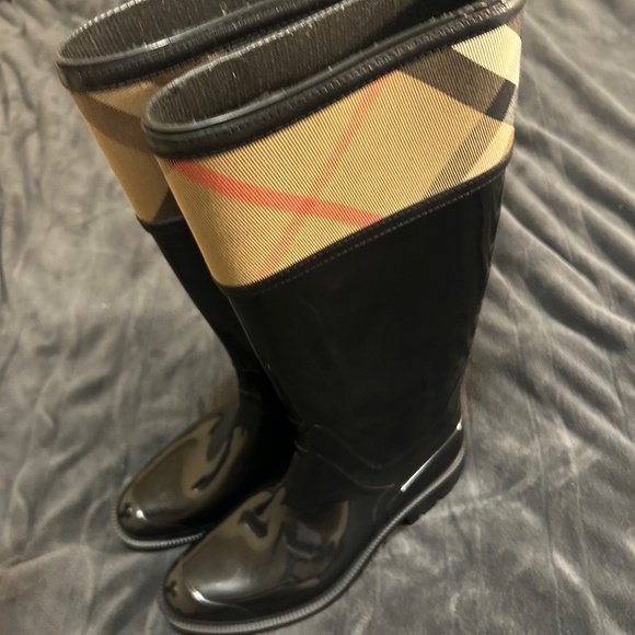 Burberry Wellington boots - Picture 2 of 3